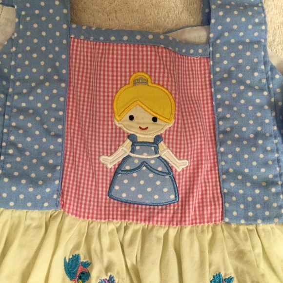 Disney Smocked Cinderella and the Mice Matching Set Size 4T - Picture 4 of 8